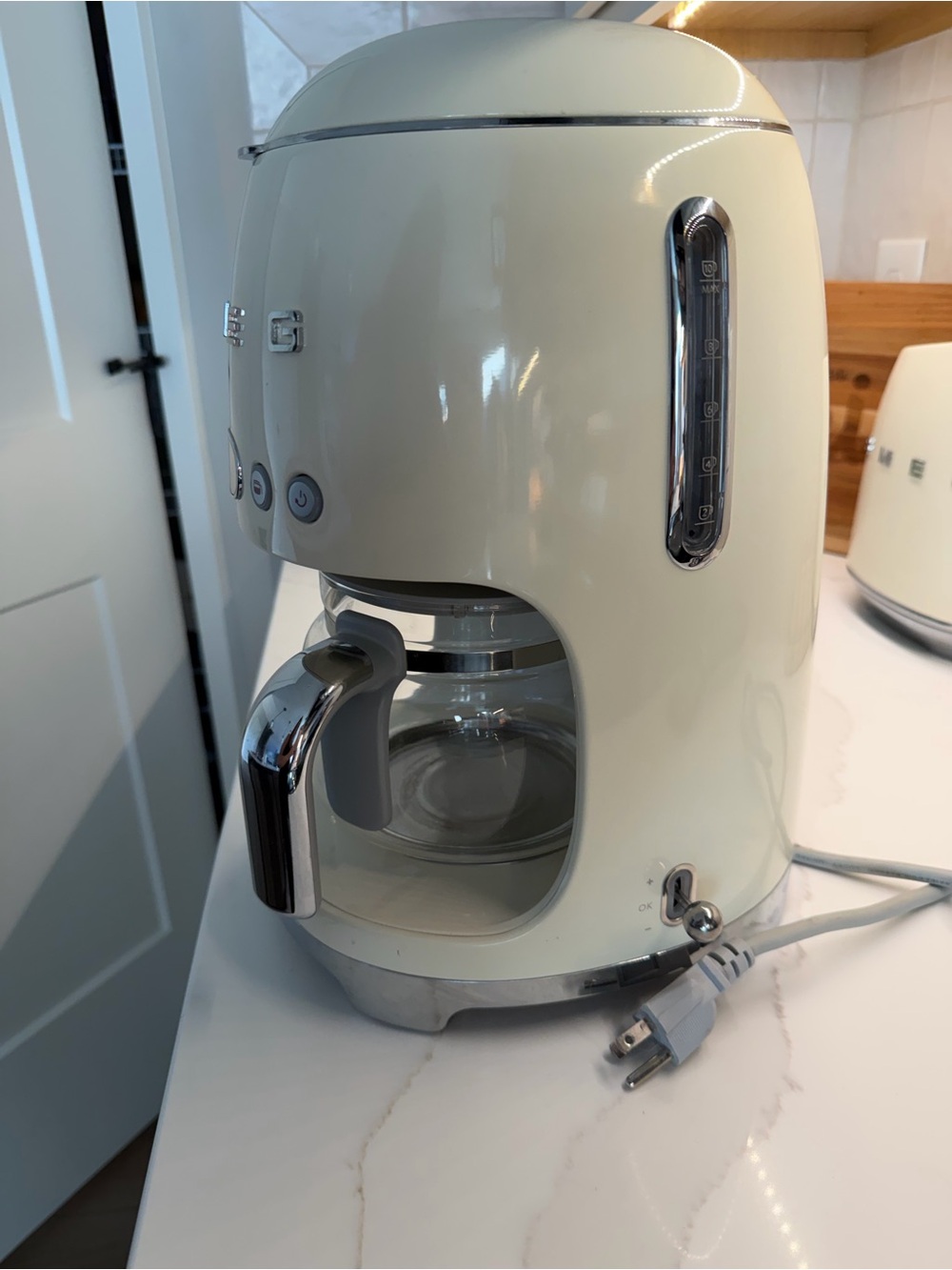 Smeg Coffee Machine - Picture 4 of 4